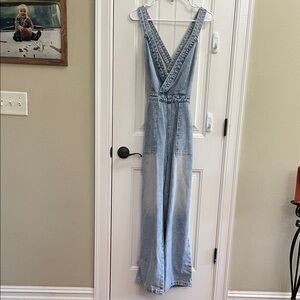 SINCERELY JULES Light Wash Denim Overalls with Criss Cross Back Straps Size M